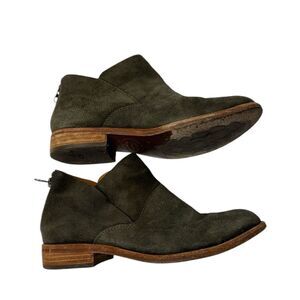 Kork-Eaze Green Suede Low Heel Ankle Booties. Size 7.5.